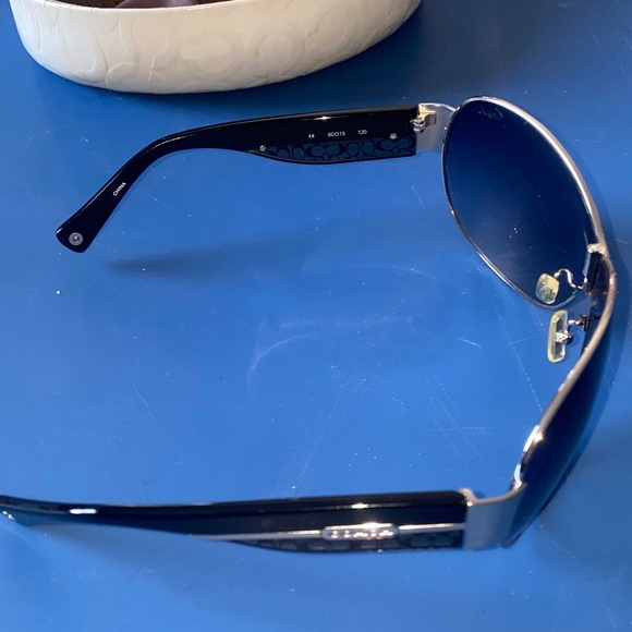 Coach Women's Black Sunglasses with Cream Case - Picture 2 of 10